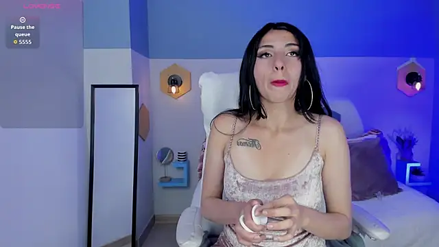 Snapshot of Miha_Sophia_ chatting on 13, 12, 2025 Miha Sophia online show from 13, 12, 2025