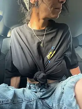 Soniaxxx31 online show from 10, 4, 2026