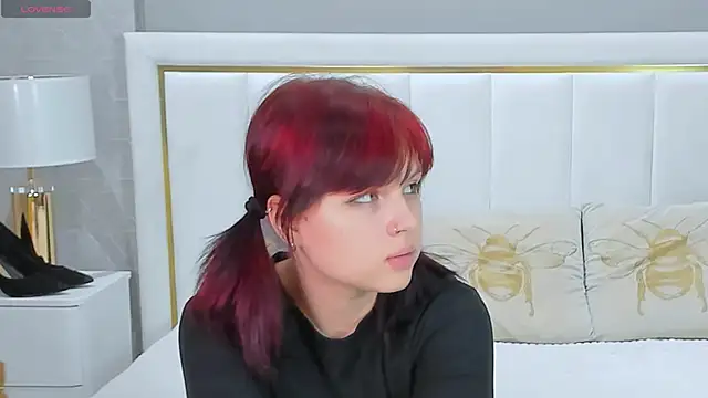 Snapshot of HANNA_BELL chatting on 2, 12, 2025 HANNA BELL online show from 2, 12, 2025