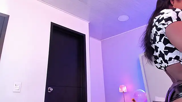 salome moon  online show from 18, 12, 2025