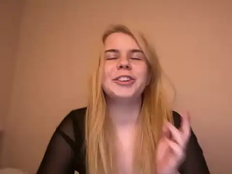 Snapshot of alexisbloom222 chatting on 20, 12, 2025 alexisbloom222 online show from 20, 12, 2025