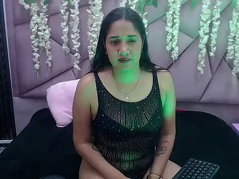 Snapshot of seleneRose69 chatting on 29, 11, 2025 seleneRose69 online show from 29, 11, 2025