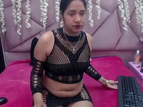 Snapshot of seleneRose69 chatting on 14, 12, 2025 seleneRose69 online show from 14, 12, 2025