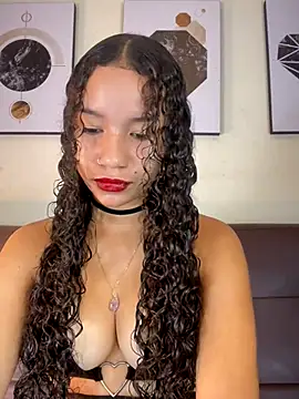 Snapshot of ZoeyFierce chatting on 5, 12, 2025 ZoeyFierce online show from 5, 12, 2025