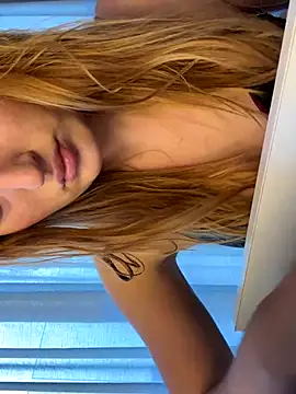 Snapshot of madlynginger chatting on 5, 12, 2025 madlynginger online show from 5, 12, 2025