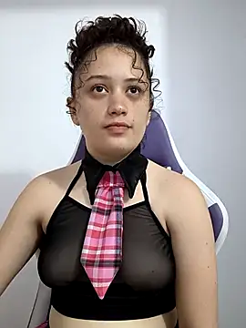 Snapshot of Alana_444 chatting on 4, 12, 2025 Alana 444 online show from 4, 12, 2025