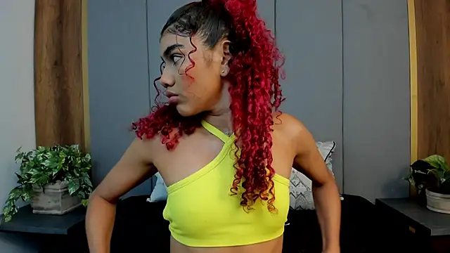 Snapshot of Red_Vel_ chatting on 4, 12, 2025 Red Vel online show from 4, 12, 2025