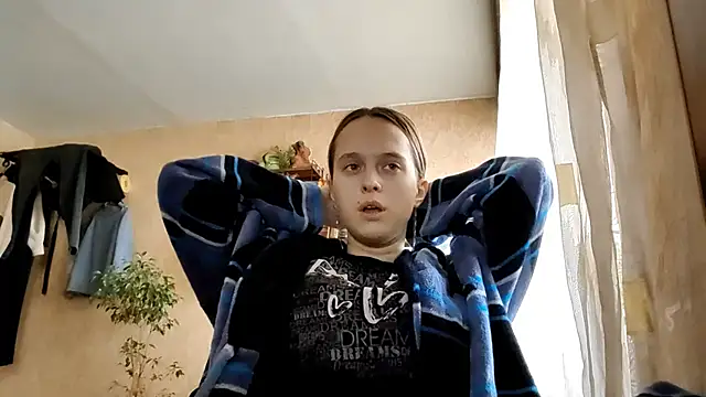 Snapshot of SophieHazely chatting on 15, 12, 2025 SophieHazely online show from 15, 12, 2025