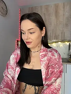 Snapshot of EvaNoirrr chatting on 2, 12, 2025 EvaNoirrr online show from 2, 12, 2025