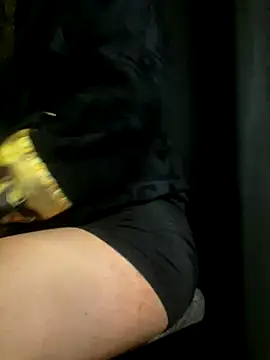 Snapshot of mcylzsd chatting on 27, 11, 2025 mcylzsd online show from 27, 11, 2025