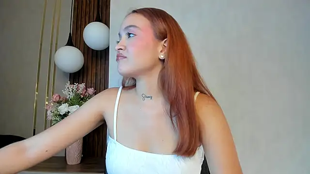 Snapshot of AliceHills_ chatting on 5, 12, 2025 AliceHills online show from 5, 12, 2025