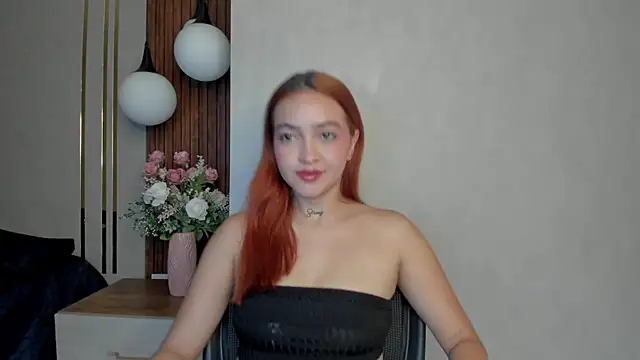 Snapshot of AliceHills_ chatting on 18, 12, 2025 AliceHills online show from 18, 12, 2025