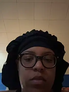 Hazel eyeddemonx online show from 18, 3, 2026