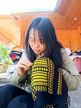 Snapshot of flooora chatting on 29, 11, 2025 flooora online show from 29, 11, 2025