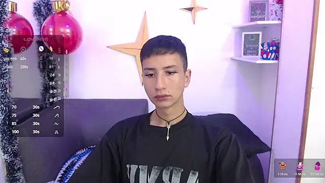 Snapshot of AngelRonson_ chatting on 16, 12, 2025 AngelRonson online show from 16, 12, 2025