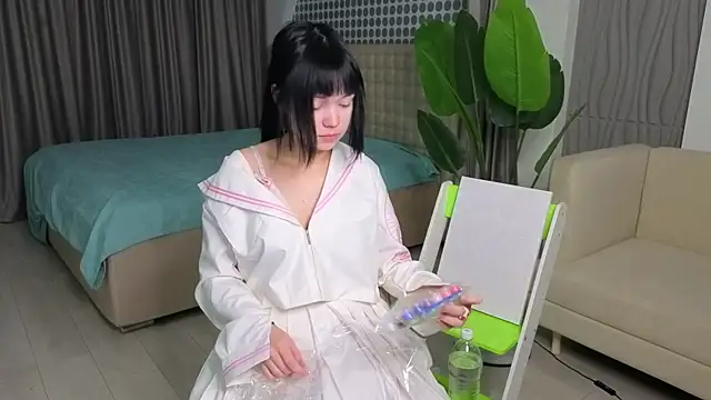 Snapshot of Kira_bae chatting on 4, 12, 2025 Kira bae online show from 4, 12, 2025