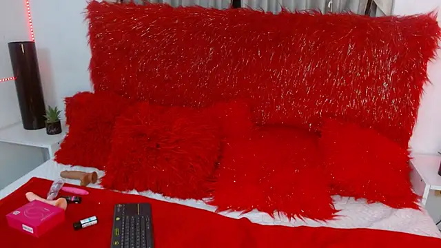 Snapshot of Valery_Roussee01 chatting on 13, 12, 2025 Valery Roussee01 online show from 13, 12, 2025