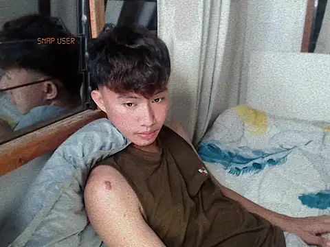 Snapshot of asiantwink0000 chatting on 2, 12, 2025 asiantwink0000 online show from 2, 12, 2025