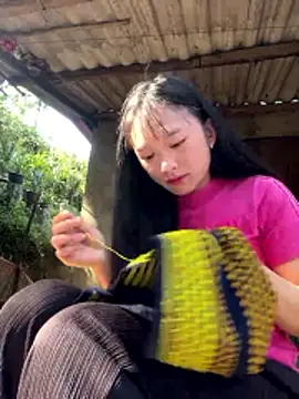 Snapshot of Mayli2x chatting on 2, 12, 2025 Mayli2x online show from 2, 12, 2025