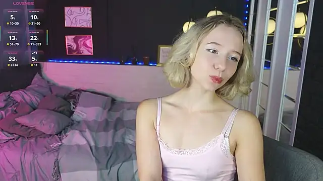 Snapshot of Tiffany__May chatting on 16, 12, 2025 Tiffany May online show from 16, 12, 2025