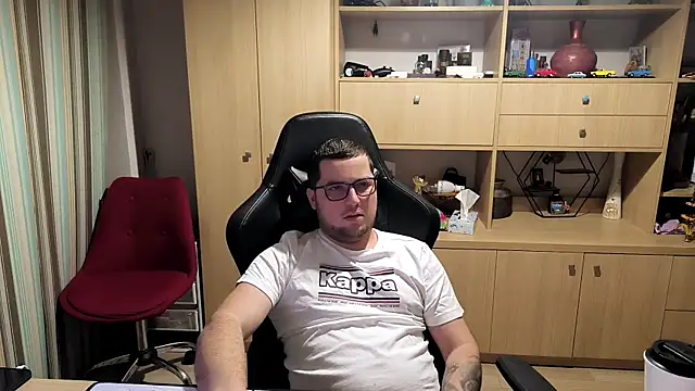 Snapshot of kevinnlovelly chatting on 2, 12, 2025 kevinnlovelly online show from 2, 12, 2025