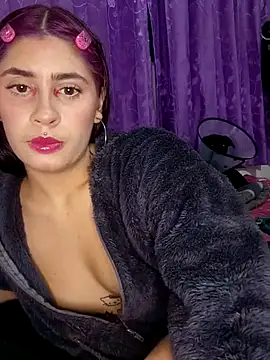 Snapshot of IsabellaCherryX chatting on 14, 12, 2025 IsabellaCherryX online show from 14, 12, 2025