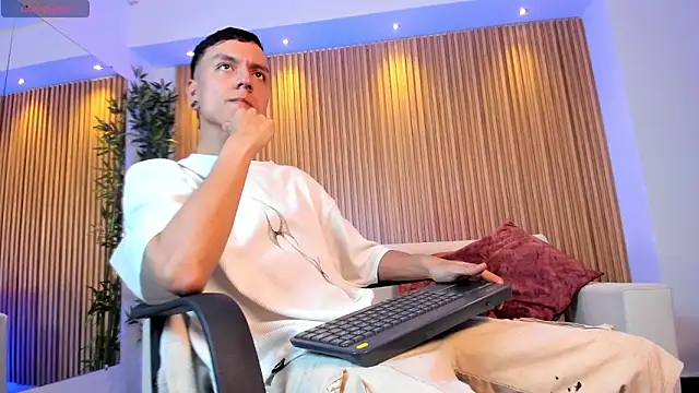 Snapshot of Bastthianxxx chatting on 3, 12, 2025 Bastthianxxx online show from 3, 12, 2025