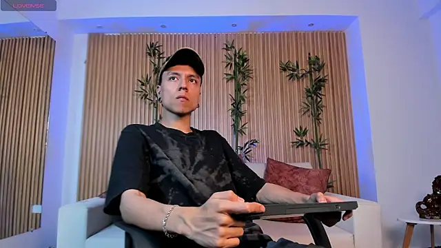 Snapshot of Bastthianxxx chatting on 16, 12, 2025 Bastthianxxx online show from 16, 12, 2025