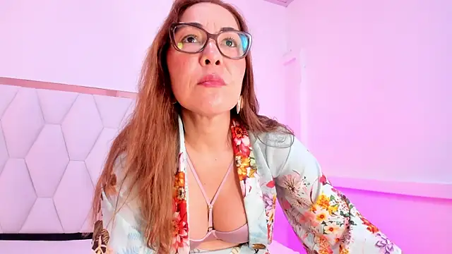 Snapshot of AnnaJaimes chatting on 20, 7, 2026 AnnaJaimes online show from 20, 7, 2026
