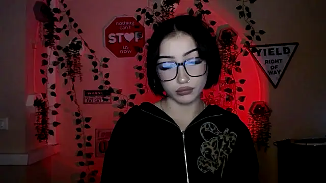 Snapshot of Sweeet_Sss chatting on 29, 11, 2025 Sweeet Sss online show from 29, 11, 2025