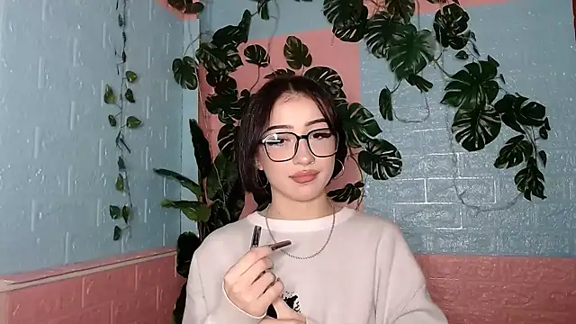 Snapshot of Sweeet_Sss chatting on 2, 12, 2025 Sweeet Sss online show from 2, 12, 2025