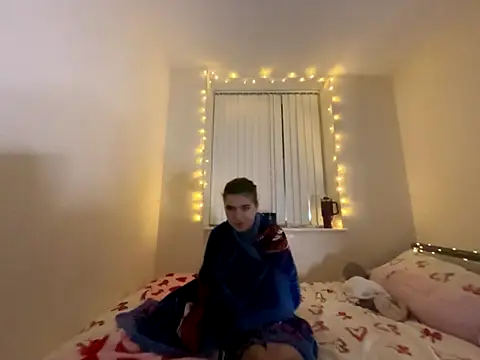 lucyx xx online show from 4, 12, 2025