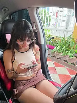 Snapshot of Mia_fiire chatting on 30, 11, 2025 Mia fiire online show from 30, 11, 2025