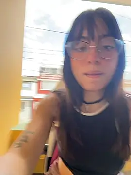 Snapshot of Mia_fiire chatting on 13, 12, 2025 Mia fiire online show from 13, 12, 2025