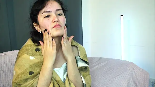 Snapshot of GilmaFaurot chatting on 3, 12, 2025 GilmaFaurot online show from 3, 12, 2025