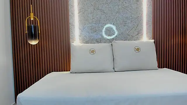 evony becker  online show from 4, 12, 2025