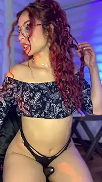 Snapshot of PrettyChloe_ chatting on 5, 12, 2025 PrettyChloe online show from 5, 12, 2025