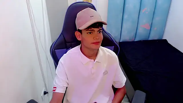 Snapshot of Lil_babyyy_ chatting on 28, 11, 2025 Lil babyyy online show from 28, 11, 2025