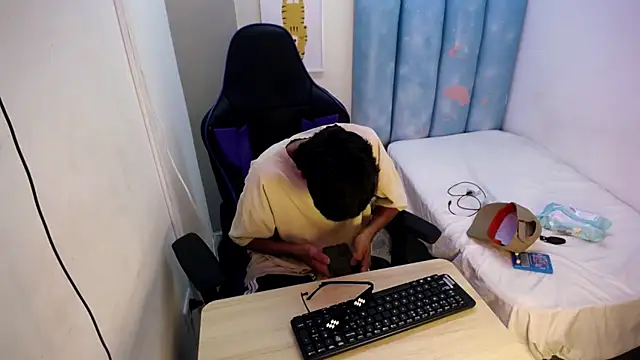 Snapshot of Lil_babyyy_ chatting on 3, 12, 2025 Lil babyyy online show from 3, 12, 2025