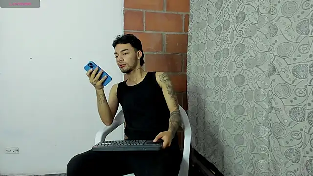 Snapshot of calvin-parker chatting on 19, 12, 2025 calvin-parker online show from 19, 12, 2025