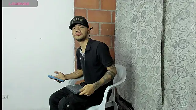 Snapshot of calvin-parker chatting on 20, 12, 2025 calvin-parker online show from 20, 12, 2025