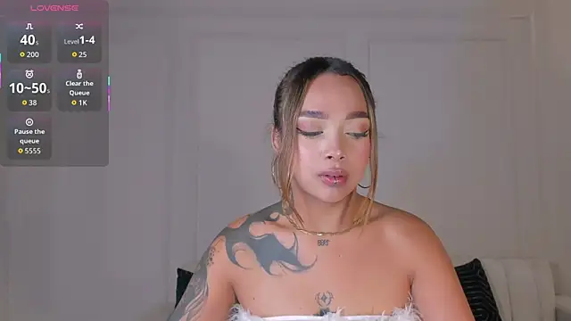 Snapshot of AmbarOwens chatting on 3, 12, 2025 AmbarOwens online show from 3, 12, 2025