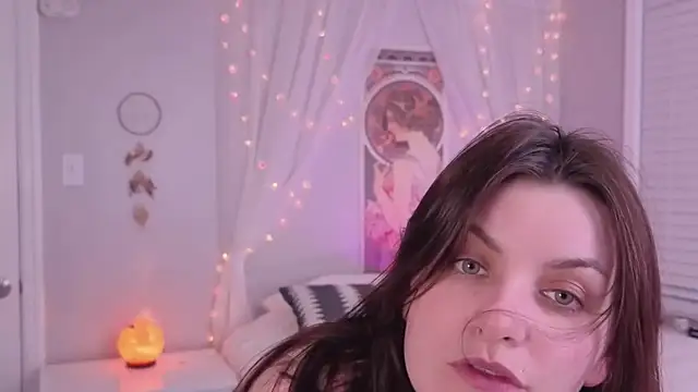 LysandraLace online show from 23, 3, 2026