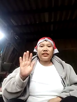 Snapshot of LeoPet2x chatting on 14, 12, 2025 LeoPet2x online show from 14, 12, 2025