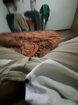 Snapshot of sheneth2005 chatting on 16, 12, 2025 sheneth2005 online show from 16, 12, 2025