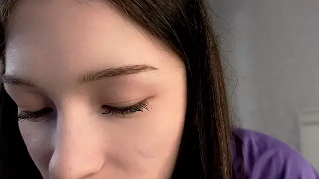 Snapshot of YvonneShames chatting on 16, 12, 2025 YvonneShames online show from 16, 12, 2025