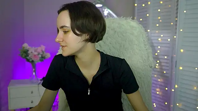 Snapshot of KateWillows chatting on 2, 12, 2025 KateWillows online show from 2, 12, 2025