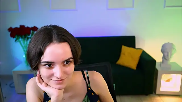 Snapshot of KateWillows chatting on 5, 12, 2025 KateWillows online show from 5, 12, 2025