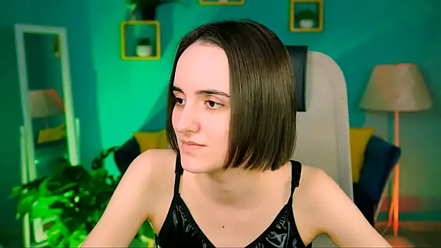 KateWillows online show from 6, 4, 2026