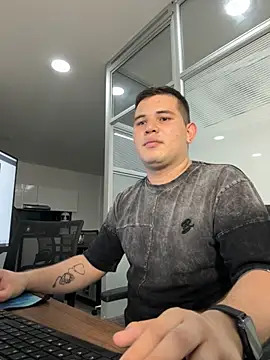 Snapshot of ian_david_Xxx chatting on 2, 12, 2025 ian david Xxx online show from 2, 12, 2025